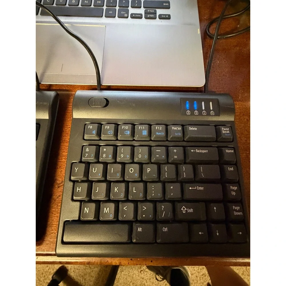 Kinesis Freestyle2 KB800 Ergonomic Split USB Keyboard Black‎ Tested Working